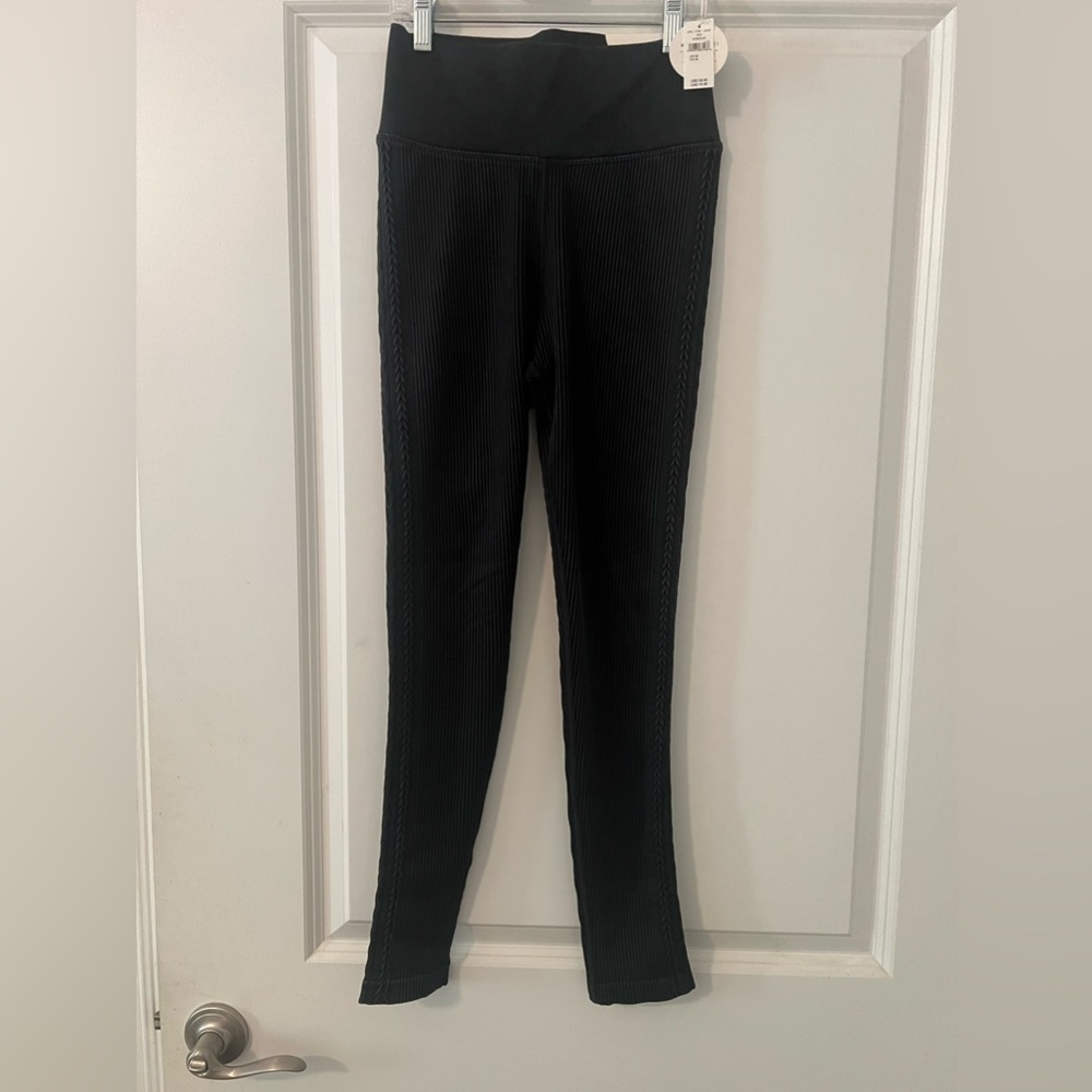 NWT Aerie Offline leggings size M